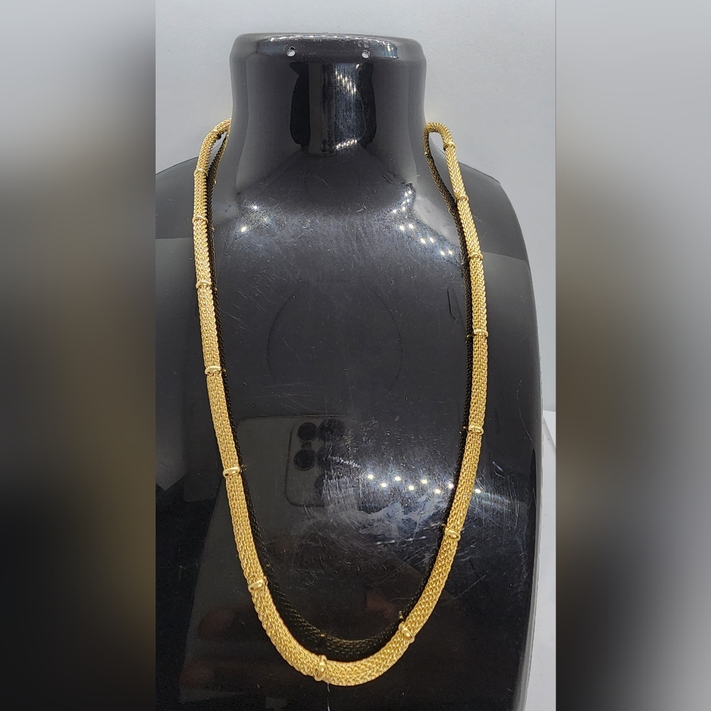 Elegant Gold Mesh Necklace - Picture 2 of 4